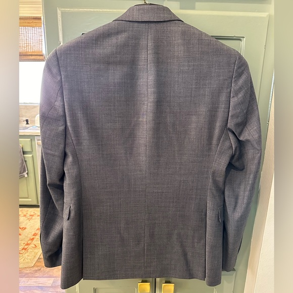 Suit - Picture 2 of 7